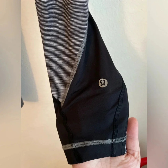 Lululemon run inspire crop black and gray size 4 - Picture 9 of 10
